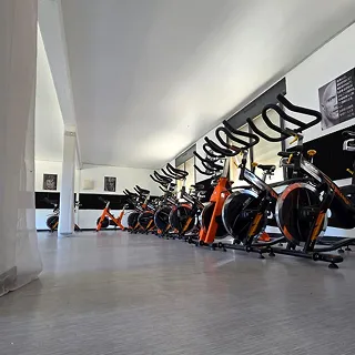 Vélos orange.